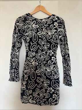 Black & White Floral-Loop Long Sleeve Knit Dress. Never worn!